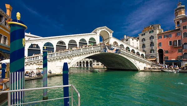 italy-74477_640 Pixabay Rialto Bridge Top 9 Things to Do in Venice Rescheduled July 16
