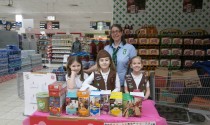 GirlScoutsSellingCookiesAtCommissary