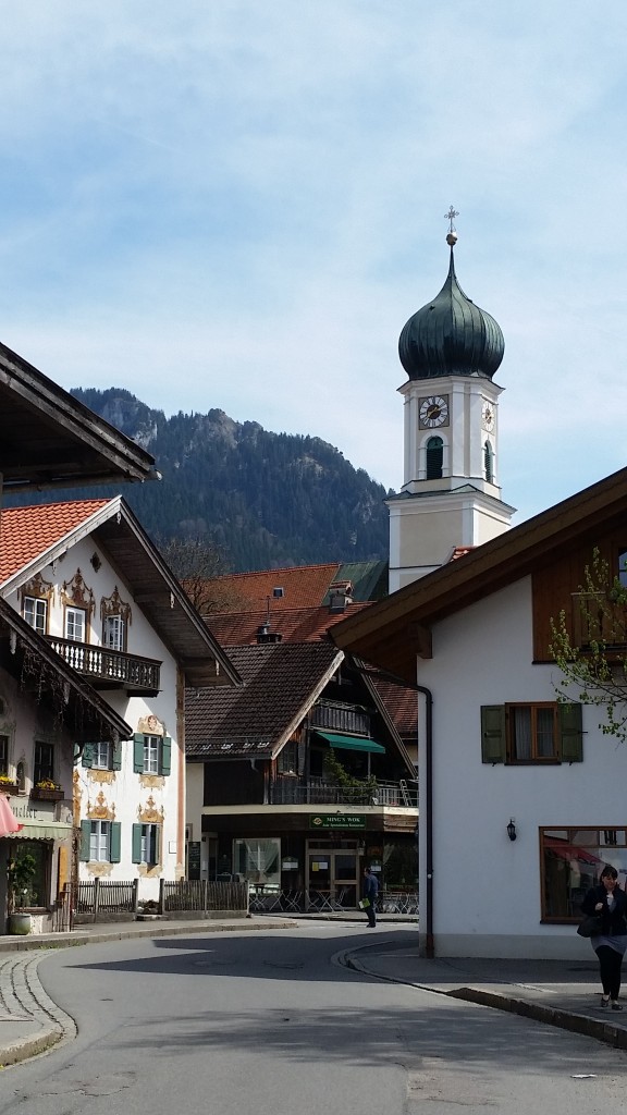 Garmisch 3 street wit temple