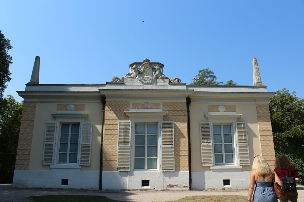 Wendy Schwetzingen bath changing house