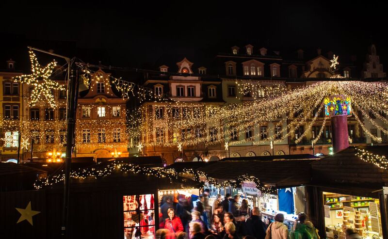 Weihnachten 2022 Mainz 1 Main Gemma Under the lights of the Mainz Christmas Market Military