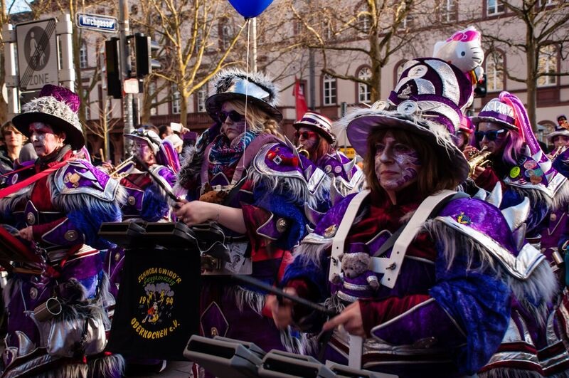 0184 women in purple Gemma Wiesbaden Children’s Fasching Parade