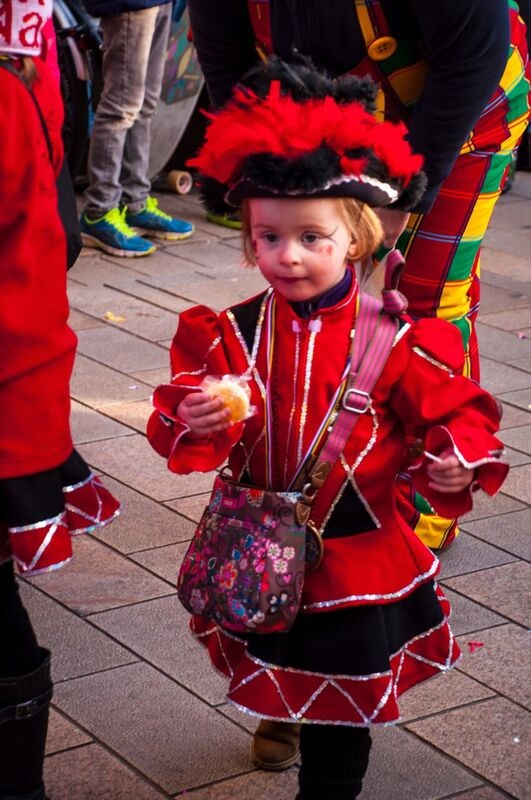 0188 little girl in red Gemma Wiesbaden Children’s Fasching Parade