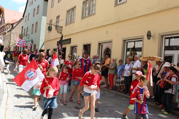 MIG - Rothenburg parade Wendy PCSing into Europe 16