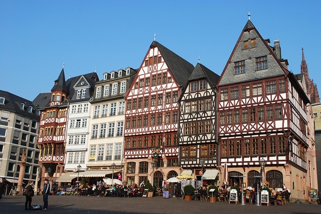 frankfurt-282598_640 Pixabay Gaertringen Discovering Frankfurt on Foot 16