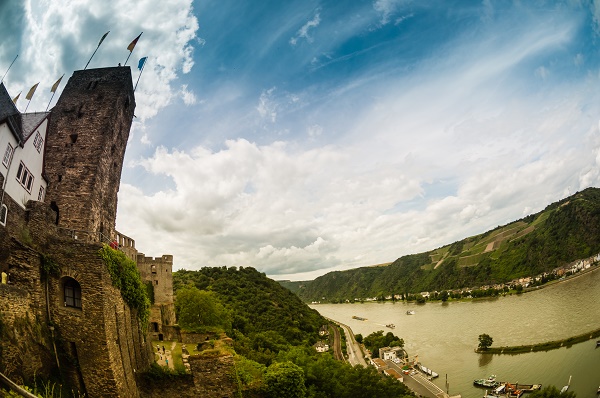 -0372 Gemma Rheinfels Castle, from the Time of Thrones August 16