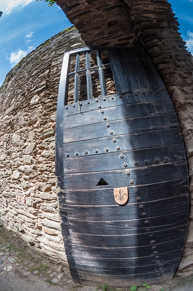 -0383Gemma Rheinfels Castle, from the Time of Thrones August 16