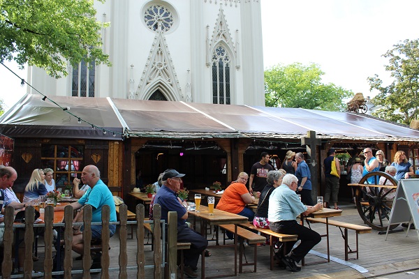 MIG - Beer tent Flower parade Wendy The largest flower parade and festival in Germany August 16