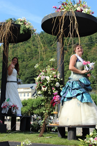 MIG - Flower princesses Wendy The largest flower parade and festival in Germany August 16