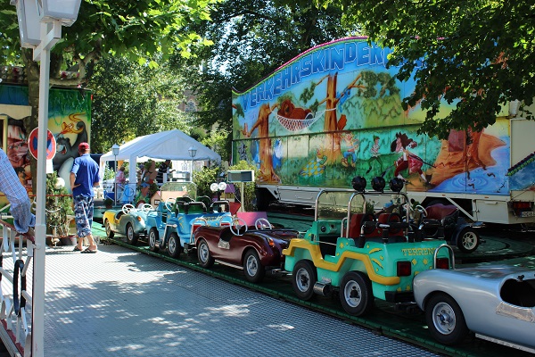 MIG - rides for kids flower parade Wendy The largest flower parade and festival in Germany August 16